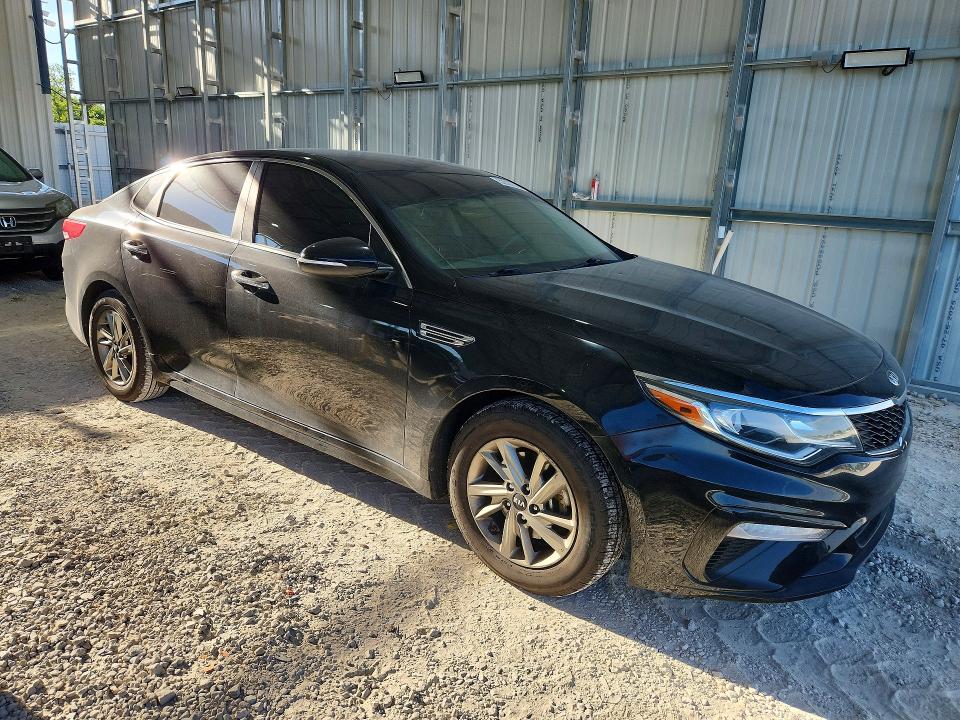 2019 Kia Optima VIN 5XXGT4L30KG310377 COPART salvage auction — HAIL, Salvage Title, sold $70 on 2026-07-28 (photo 4)