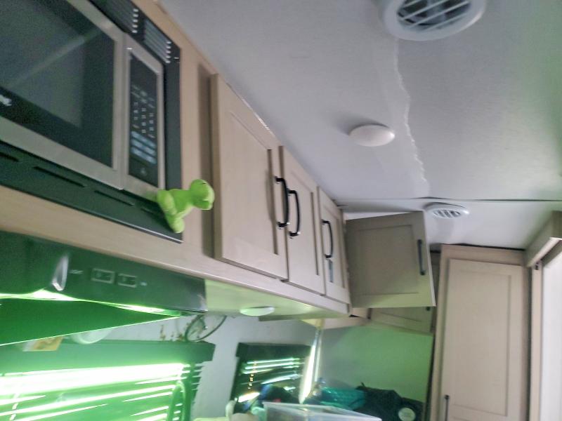 2024 Forester river Recreational vehicle (rv) VIN 4X4TRLB21RD459993 COPART salvage auction — ALL OVER, ON - PERMIT NO BRAND - UNFIT, sold $2,100 on 2026-09-15 (photo 9)