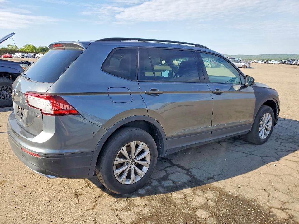 2018 Volkswagen Tiguan VIN 3VV1B7AXXJM075808 COPART salvage auction — MINOR DENT/SCRATCHES, IN - CERTIFICATE OF TITLE (P), sold $3,400 on 2026-07-28 (photo 3)