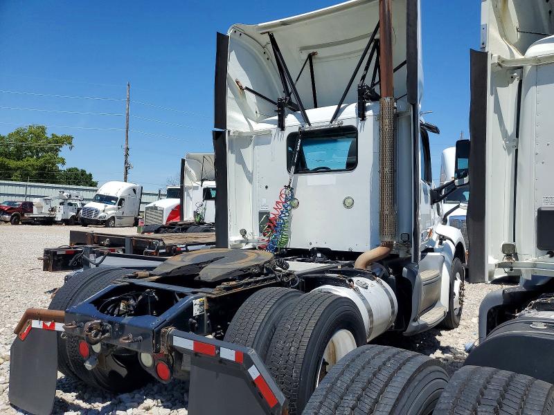 2016 Peterbilt 579 VIN 1XPBA48XXGD339882 COPART salvage auction — NORMAL WEAR, IN - CERTIFICATE OF TITLE, sold $5,000 on 2026-07-10 (photo 4)