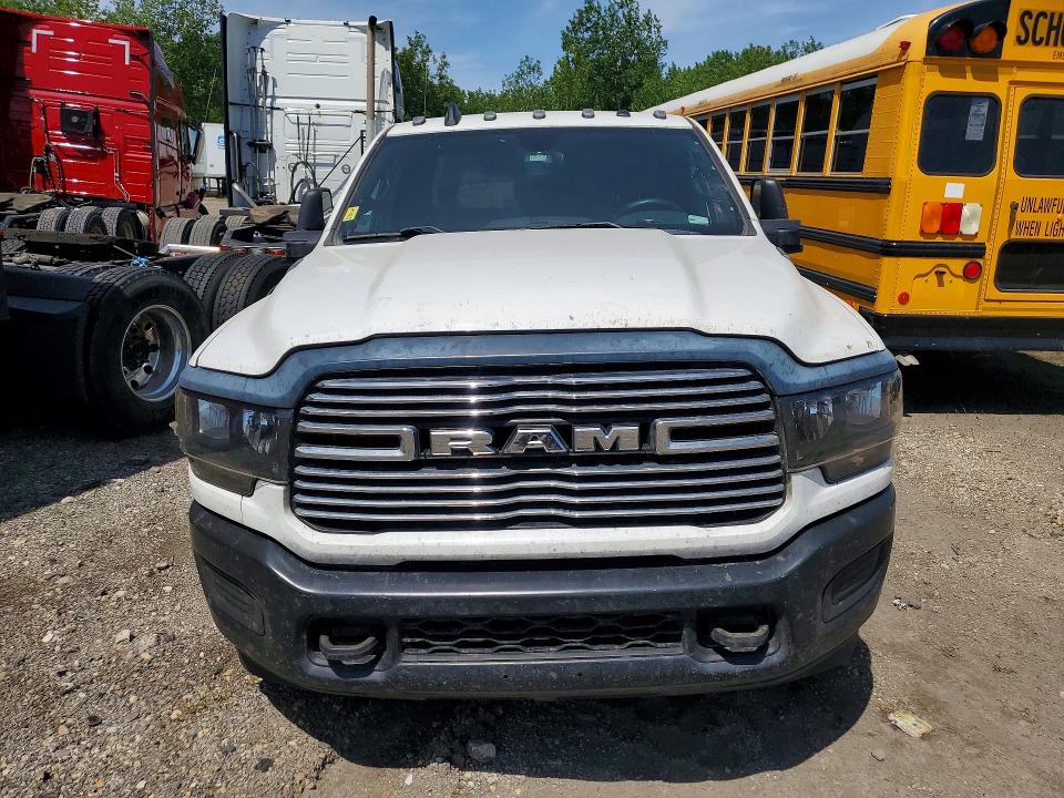 2023 Ram 3500 VIN 3C63RRGL8PG509502 COPART salvage auction — MINOR DENT/SCRATCHES, Fl - Certificate Of Title, sold $13,500 on 2026-07-28 (photo 5)