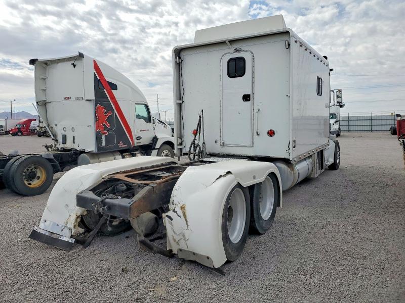 2007 Peterbilt 386 VIN 1XPHDB9X87N744105 COPART salvage auction — FRONT END, TX - SALVAGE VEHICLE TITLE, sold $1,550 on 2026-07-30 (photo 4)
