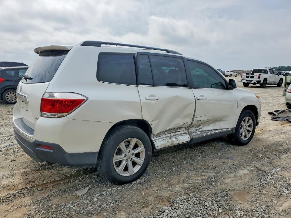 2012 Toyota Highlander VIN 5TDBK3EH4CS112014 COPART salvage auction — SIDE, GA - CERT OF TITLE-SALVAGE (P), sold $3,100 on 2026-07-22 (photo 3)