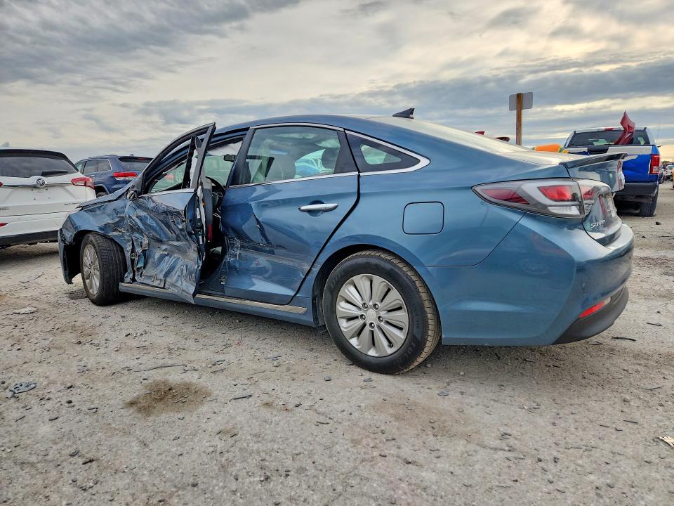 2016 Hyundai Sonata VIN KMHE24L16GA035315 COPART salvage auction — SIDE, In - Cert Of Title-Salvage Title, sold $650 on 2026-07-07 (photo 2)