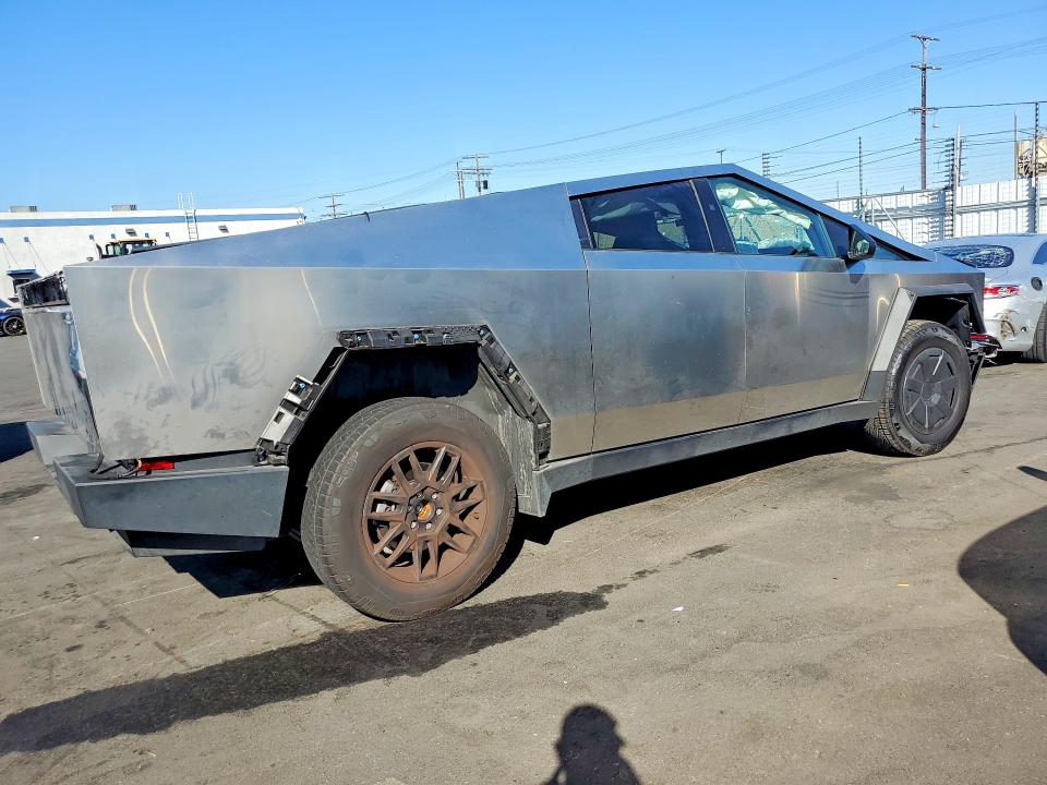 2025 Tesla Cybertruck VIN 7G2CEHED4SA063495 COPART salvage auction — FRONT END, Ca - Salvage Certificate, sold $25,500 on 2026-07-13 (photo 3)