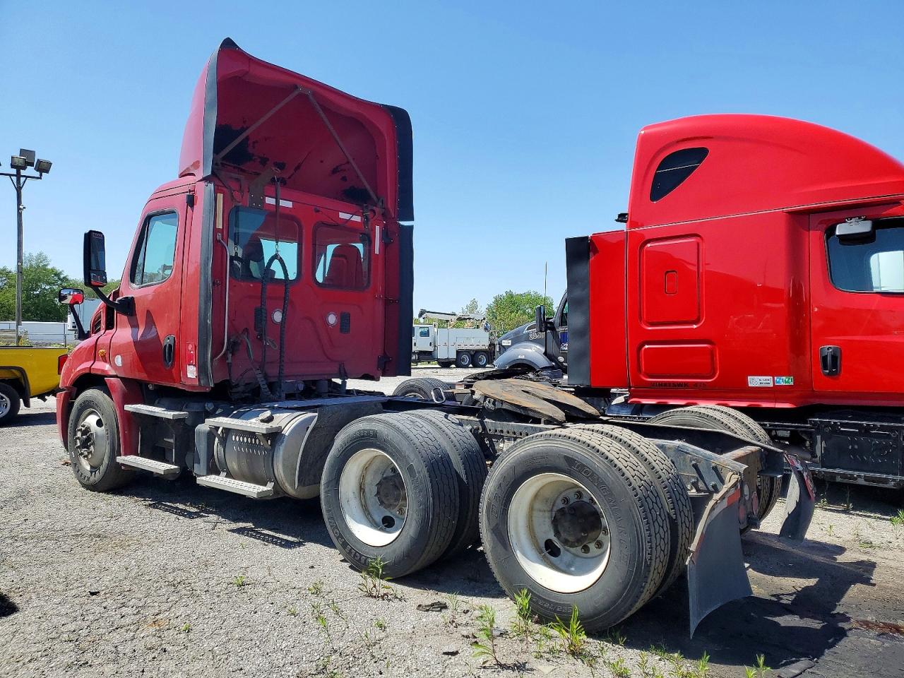 2016 Freigliner VIN 3AKJGBDV2GDHA6350 COPART salvage auction — Normal Wear, IL - CERTIFICATE OF TITLE, sold $3,400 on 2026-06-23 (photo 3)