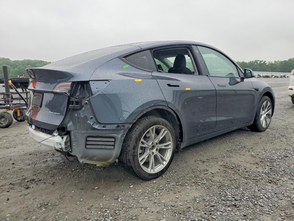 2022 Tesla Model y VIN 7SAYGDEE1NA015450 COPART salvage auction — REAR END, Nc - Salvage Certificate Of Title, sold $4,550 on 2026-07-29 (photo 3)