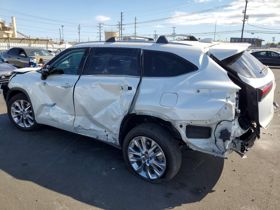 2022 Toyota Highlander VIN 5TDDZRBH0NS214439 COPART salvage auction — REAR END, Salvage Title, sold $8,400 on 2026-07-15 (photo 2)