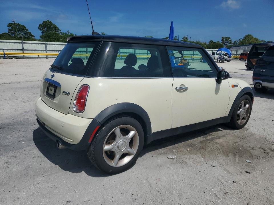 2005 Mini Cooper VIN WMWRC33425TJ66215 COPART salvage auction — MECHANICAL, Fl - Certificate Of Title (P), sold $350 on 2026-07-29 (photo 3)