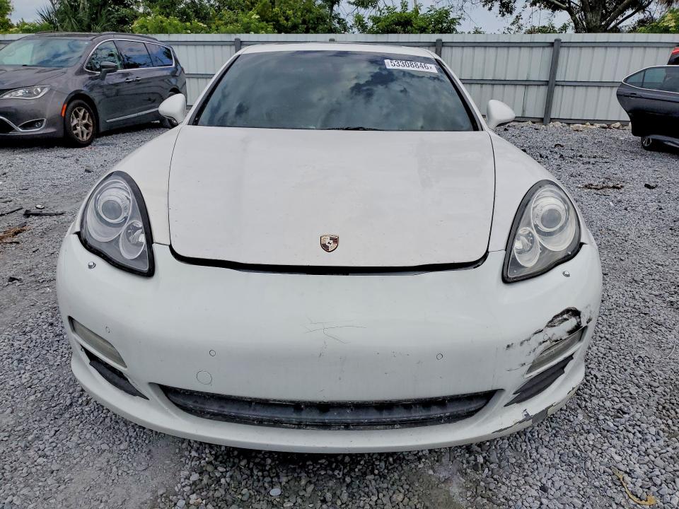 2010 Porsche Panamera VIN WP0AB2A7XAL061412 COPART salvage auction — MINOR DENT/SCRATCHES, FL - CERT OF TITLE-REBUILT, sold $5,400 on 2026-08-26 (photo 5)