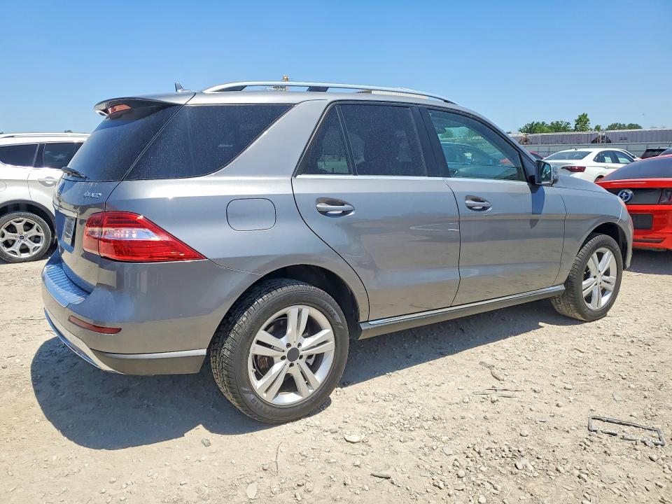 2013 Mercedes-benz Ml-class VIN 4JGDA5HB1DA162068 COPART salvage auction — MINOR DENT/SCRATCHES, Mo - Dealer Only Clean Title (P), sold $5,400 on 2026-07-09 (photo 3)