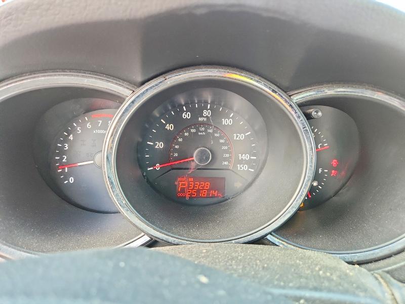 2011 Kia Sorento VIN 5XYKT4A1XBG138270 COPART salvage auction — MINOR DENT/SCRATCHES, Nj - Cert Of Title-Salvage, sold $925 on 2026-07-14 (photo 9)