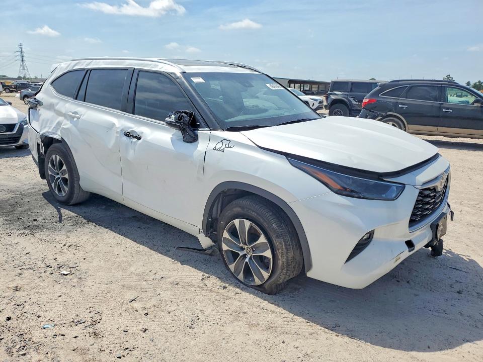 2024 Toyota Highlander VIN 5TDKDRBH5RS547361 COPART salvage auction — FRONT END, Ks - Cert Of Title-Salvage, sold $12,700 on 2026-07-17 (photo 4)