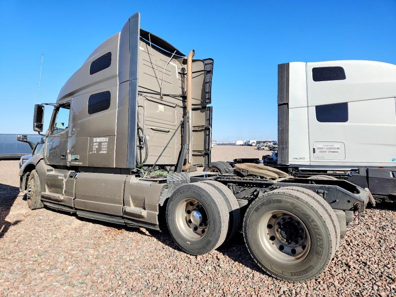 2020 Volvo Vnl VIN 4V4NC9EH6LN204961 COPART salvage auction — FRONT END, Az - Cert Of Title - Salvage, sold $3,850 on 2026-07-30 (photo 3)