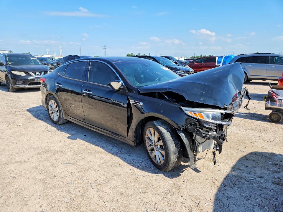 2017 Kia Optima VIN 5XXGU4L37HG172214 COPART salvage auction — FRONT END, TX - SALVAGE VEHICLE TITLE, sold $750 on 2026-07-24 (photo 4)
