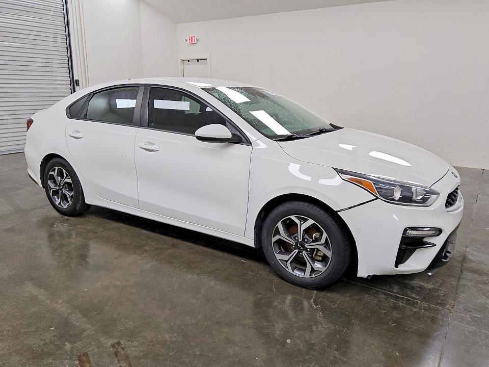 2020 Kia Forte VIN 3KPF24AD5LE185302 COPART salvage auction — MINOR DENT/SCRATCHES, Tx - Certificate Of Title, sold $2,300 on 2026-07-02 (photo 4)