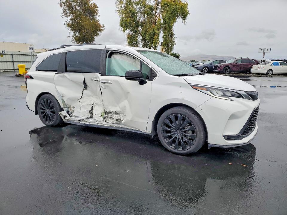 2021 Toyota Sienna VIN 5TDDRKEC5MS063152 COPART salvage auction — SIDE, Ca - Salvage Certificate, sold $12,100 on 2026-07-15 (photo 4)
