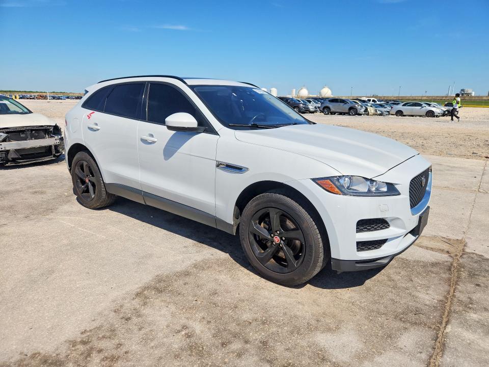2017 Jaguar F-pace VIN SADCJ2BV1HA069546 COPART salvage auction — MINOR DENT/SCRATCHES, Tx - Salvage Vehicle Title, sold $2,450 on 2026-07-08 (photo 4)