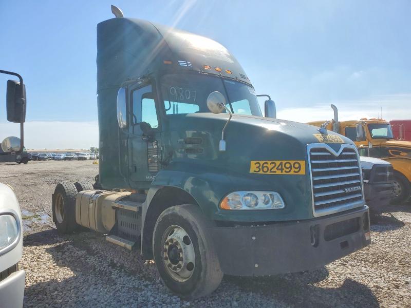 2017 Mack Cxu612 VIN 1M1AW01X8HM009807 COPART salvage auction — NORMAL WEAR, IN - CERTIFICATE OF TITLE, sold $1,900 on 2026-07-09 (photo 1)