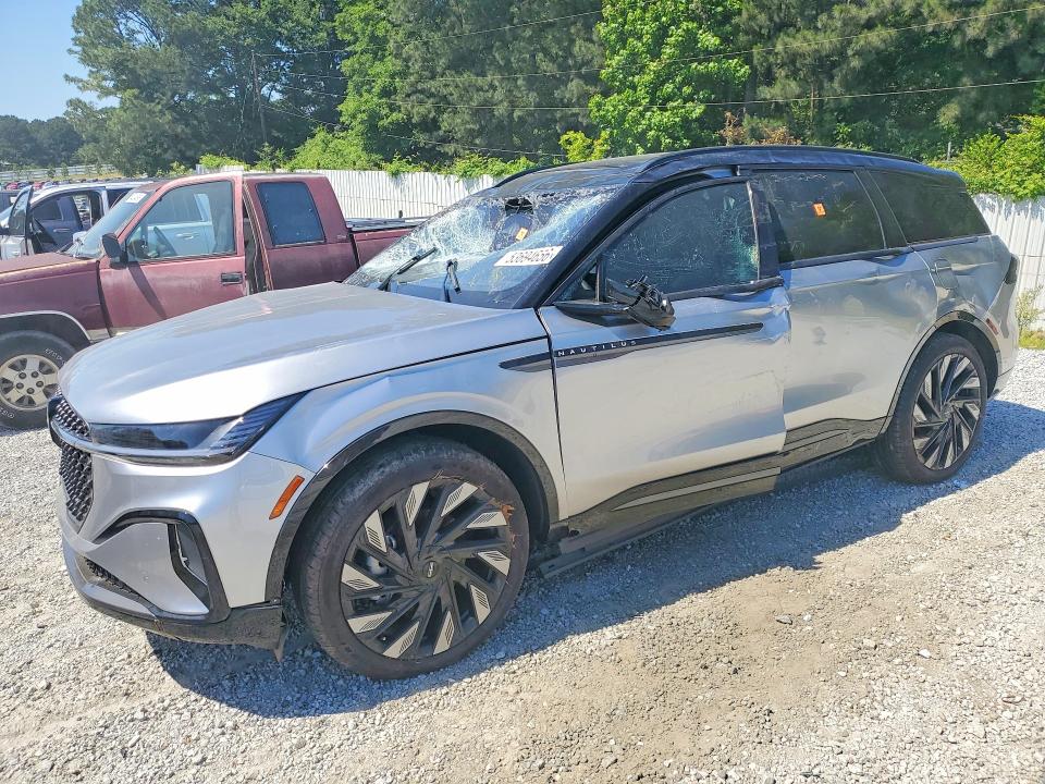 2025 Lincoln Nautilus VIN 5LMPJ8K47SJ947519 — COPART salvage auction photo