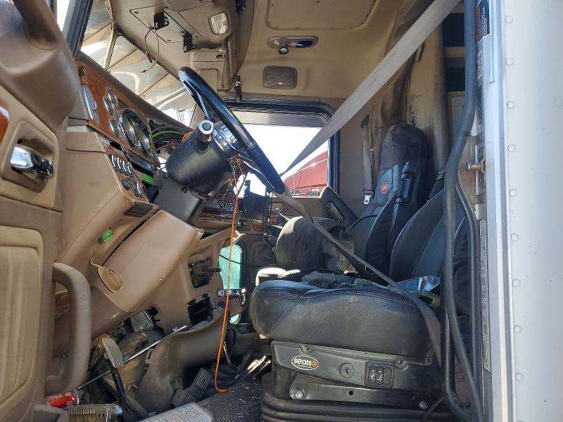 2007 Peterbilt 386 VIN 1XPHDB9X87N744105 COPART salvage auction — FRONT END, TX - SALVAGE VEHICLE TITLE, sold $1,550 on 2026-07-30 (photo 5)
