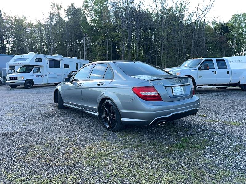 2013 Mercedes-benz C class VIN WDDGF8ABXDA782065 COPART salvage auction — MINOR DENT/SCRATCHES, On - Permit No Brand - Unfit (P), sold $2,900 on 2026-07-03 (photo 3)