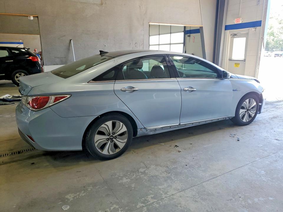 2014 Hyundai VIN KMHEC4A43EA109491 COPART salvage auction — FRONT END, Wv - Certificate Of Title, sold $1,800 on 2026-07-27 (photo 3)