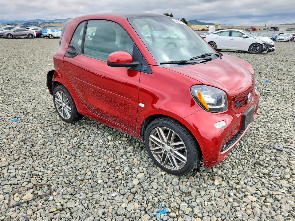 2019 Smart VIN WMEFJ9BA3KK398864 COPART salvage auction — REAR END, Ca - Salvage Certificate, sold $1,300 on 2026-07-02 (photo 4)