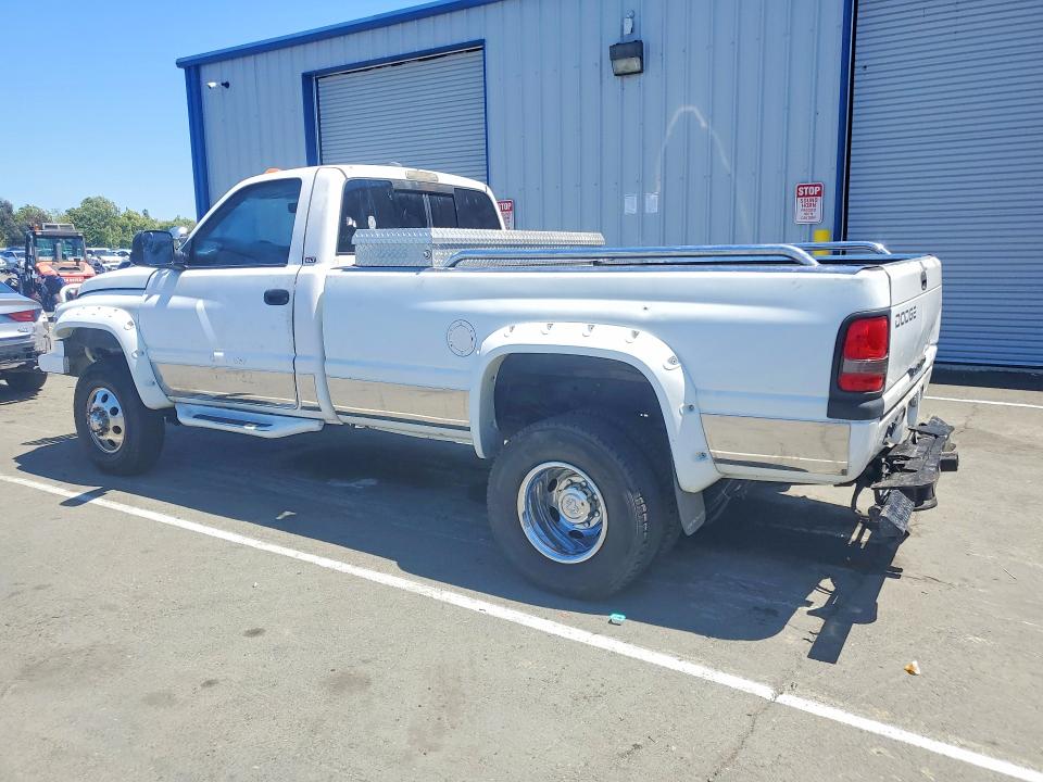 2001 Dodge Ram 3500 VIN 3B6MC366X1M533787 COPART salvage auction — MINOR DENT/SCRATCHES, Ca - Dis/Dlr/Exp Only Clean Title, sold $12,500 on 2026-07-07 (photo 2)