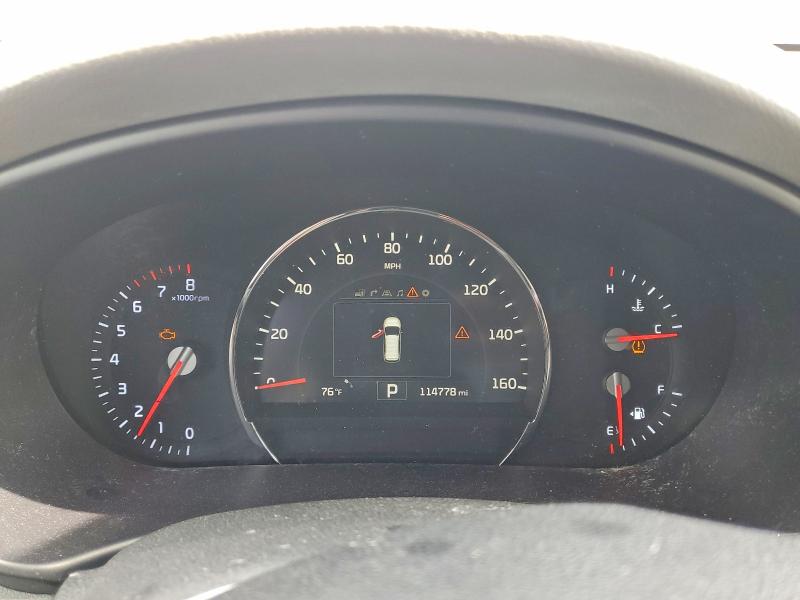 2017 Kia Sorento VIN 5XYPKDA54HG338145 COPART salvage auction — MINOR DENT/SCRATCHES, Il - Certificate Of Title, sold $5,300 on 2026-07-29 (photo 9)