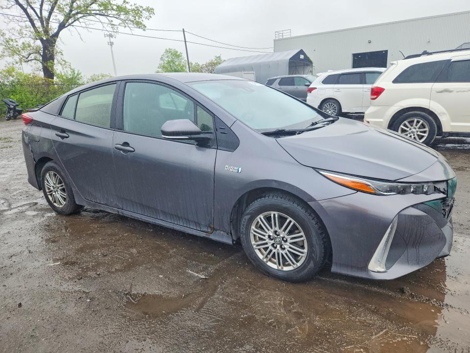 2018 Toyota Prius prime VIN JTDKARFP7J3072201 COPART salvage auction — REAR END, Qc - Gravement Accidente, sold $3,600 on 2026-07-14 (photo 4)