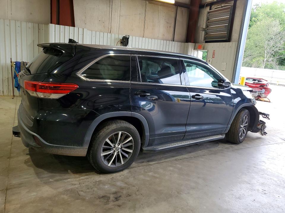 2018 Toyota VIN 5TDKZRFH7JS544221 COPART salvage auction — FRONT END, Tx - Salvage Vehicle Title, sold $6,500 on 2026-07-06 (photo 3)