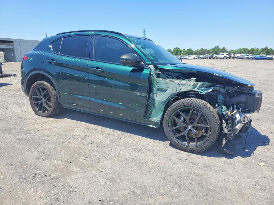 2021 Alfa romeo Stelvio VIN ZASPAJAN9M7D11264 COPART salvage auction — FRONT END, FL - CERT OF TITLE SLVG REBUILDABLE, sold $5,200 on 2026-07-22 (photo 4)