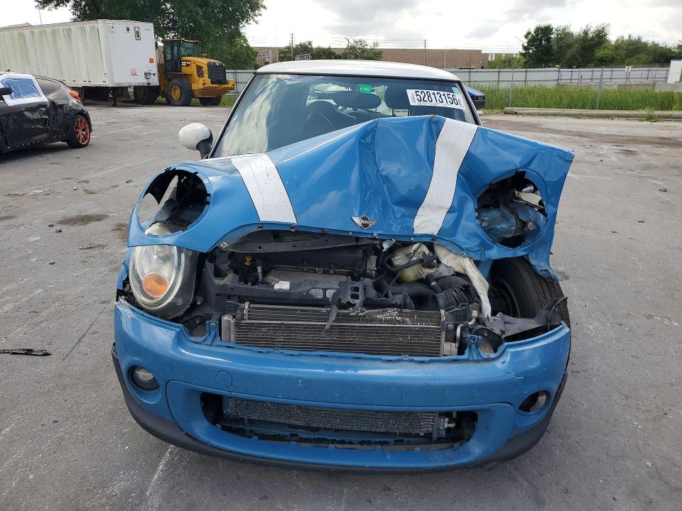2013 Mini Cooper VIN WMWSU3C57DT687453 COPART salvage auction — REAR END, Fl - Cert Of Title Slvg Rebuildable, sold $375 on 2026-08-11 (photo 5)