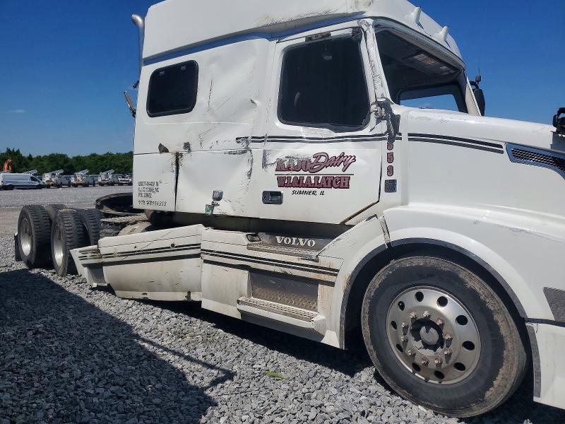 2017 Volvo VIN 4V4NC9EH3HN986353 COPART salvage auction — SIDE, IL - SALVAGE CERTIFICATE, sold $1,250 on 2026-07-09 (photo 9)