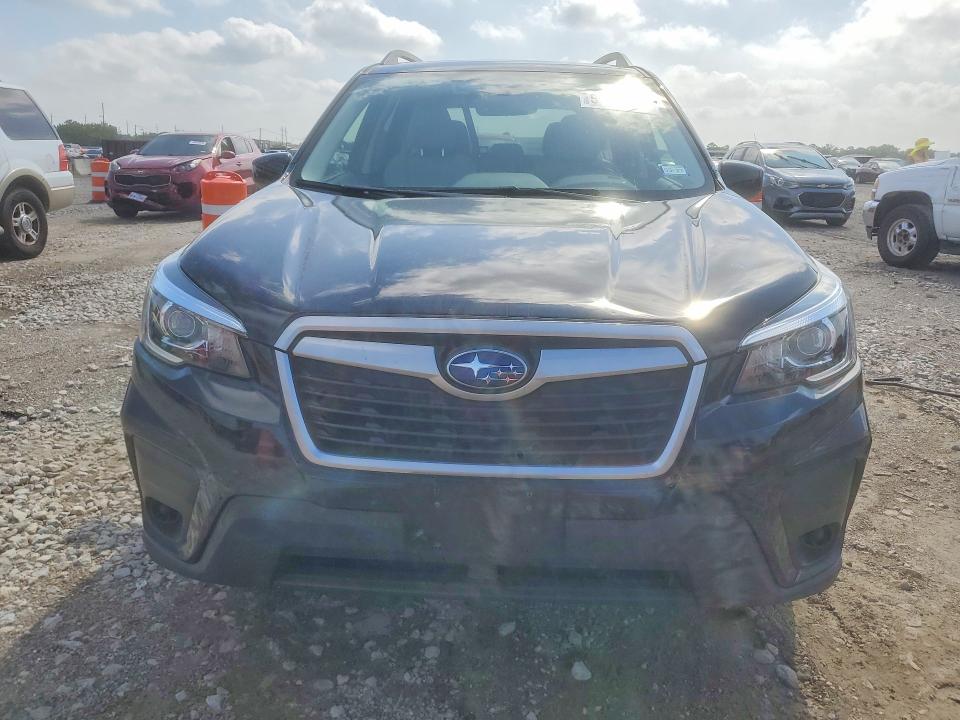 2019 Subaru Forester VIN JF2SKAEC1KH458504 COPART salvage auction — MINOR DENT/SCRATCHES, Tx - Salvage Vehicle Title, sold $2,650 on 2026-07-30 (photo 5)