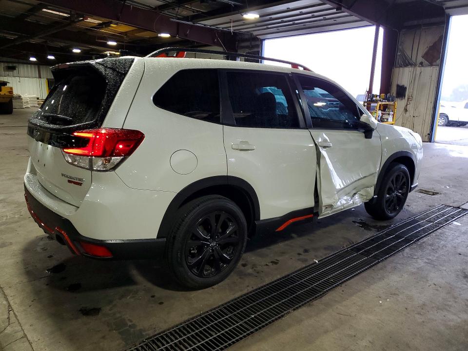 2024 Subaru Forester VIN JF2SKAGC9RH414466 COPART salvage auction — SIDE, Salvage Title, sold $10,100 on 2026-07-28 (photo 3)