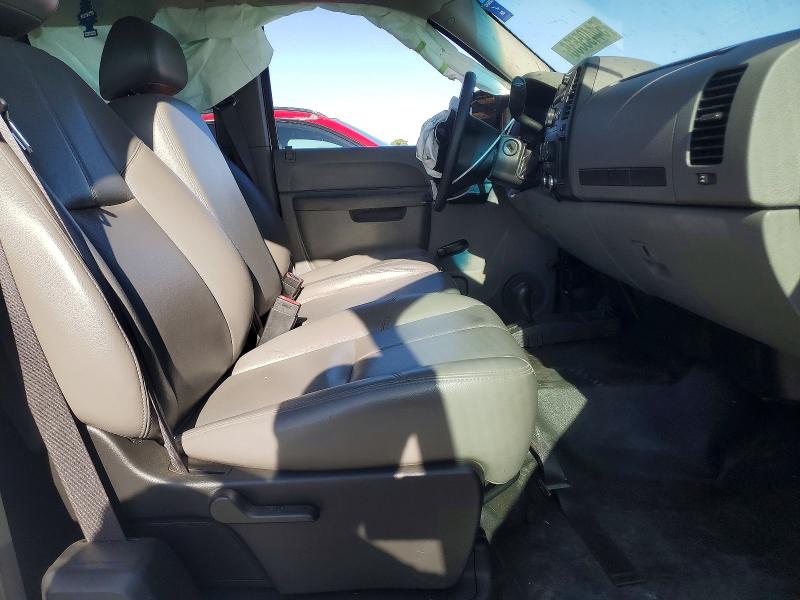 2011 Chevrolet VIN 1GCRKPE07BZ324922 COPART salvage auction — FRONT END, CA - SALVAGE CERTIFICATE, sold $1,750 on 2026-07-02 (photo 7)