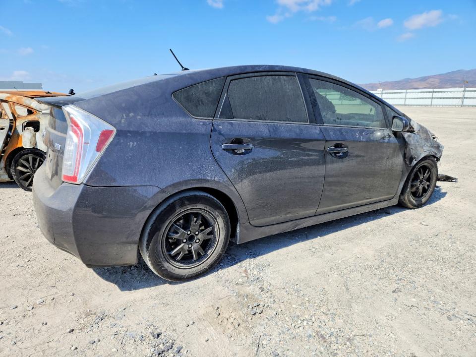 2014 Toyota Prius VIN JTDKN3DU2E1785616 COPART salvage auction — BURN, Ca - Non-Repairable Vehicle Cert, sold $250 on 2026-07-31 (photo 3)