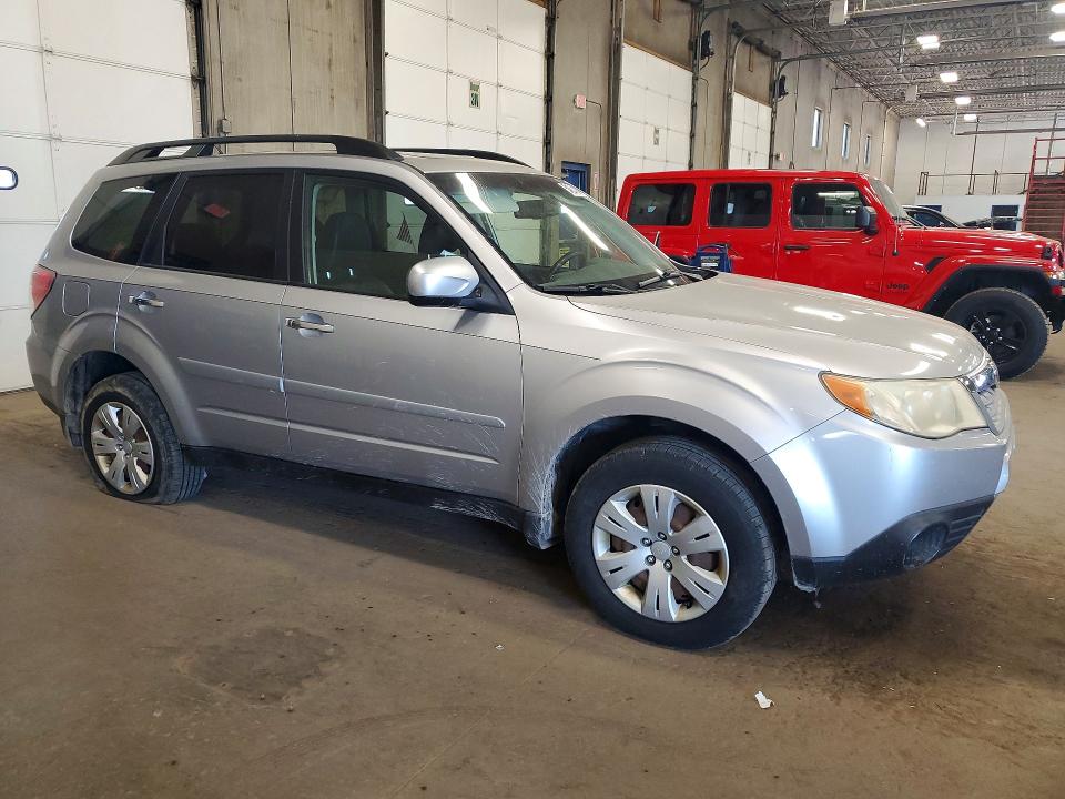 2013 Subaru Forester VIN JF2SHAEC2DH443530 COPART salvage auction — REAR END, Mn - Cert Of Title-Prior Salvage, sold $925 on 2026-07-02 (photo 4)