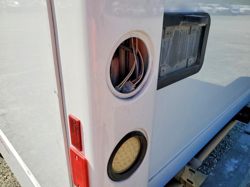 2008 Ford Econoline VIN 1FD4E45S28DB00931 COPART salvage auction — MINOR DENT/SCRATCHES, Ca - Dis/Dlr/Exp Only Lien Papers, sold $500 on 2026-07-09 (photo 9)
