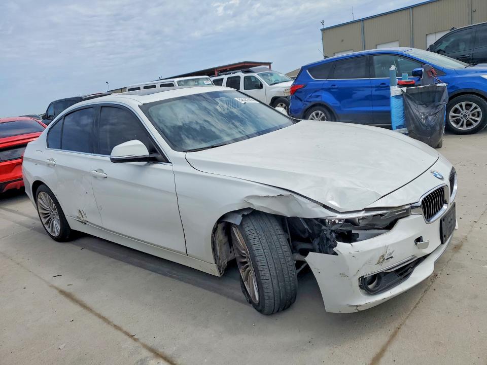 2012 BMW 3er VIN WBA3A5G54CNP17045 COPART salvage auction — FRONT END, Tx - Salvage Vehicle Title, sold $175 on 2026-07-30 (photo 4)