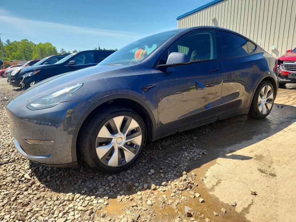 2022 Tesla Model y VIN 7SAYGAEE0NF382647 COPART salvage auction — REAR END, Wi - Cert Of Title-Salvage Vehicle, sold $6,500 on 2026-07-27 (photo 1)