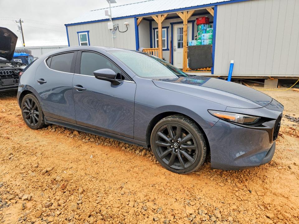 2021 Mazda 3 VIN JM1BPBML2M1301034 COPART salvage auction — HAIL, Salvage Title, sold $9,600 on 2026-08-24 (photo 4)