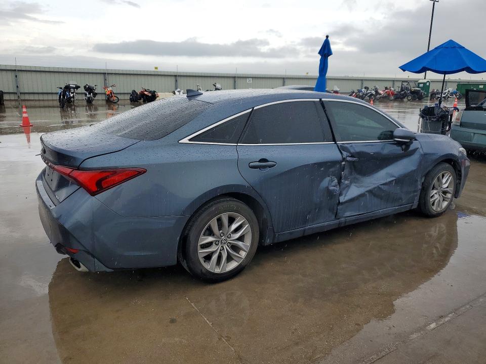 2022 Toyota Avalon VIN 4T1JZ1FB2NU087095 COPART salvage auction — SIDE, TX - SALVAGE VEHICLE TITLE (P), sold $9,700 on 2026-07-23 (photo 3)