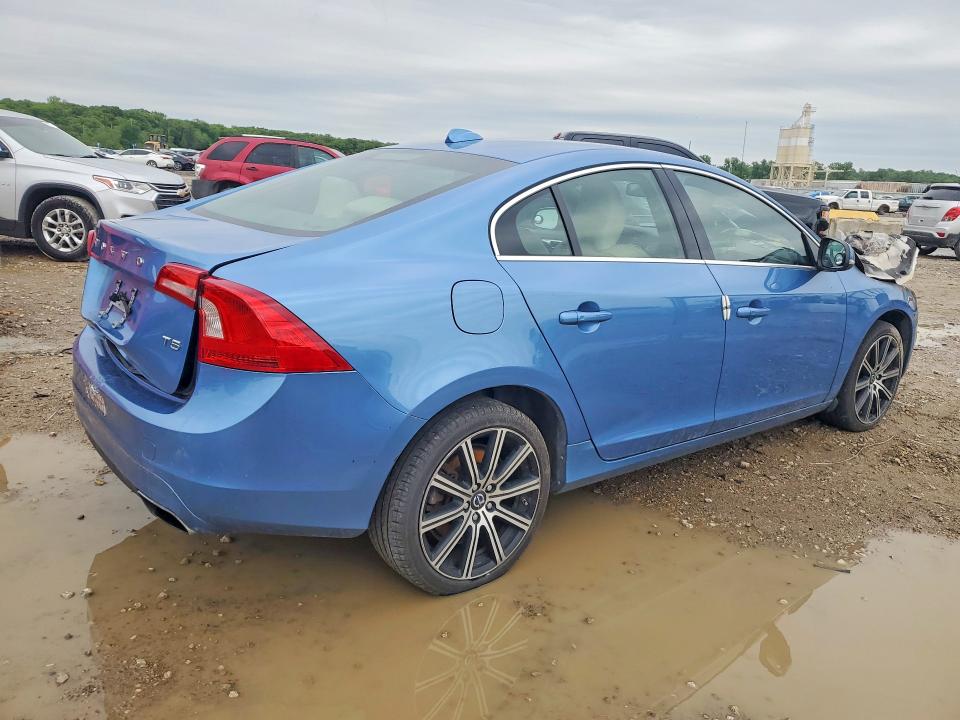 2015 Volvo S60 VIN YV126MFB5F1299831 COPART salvage auction — Burn Engine, Ks - Cert Of Title-Salvage, sold $450 on 2026-08-18 (photo 3)