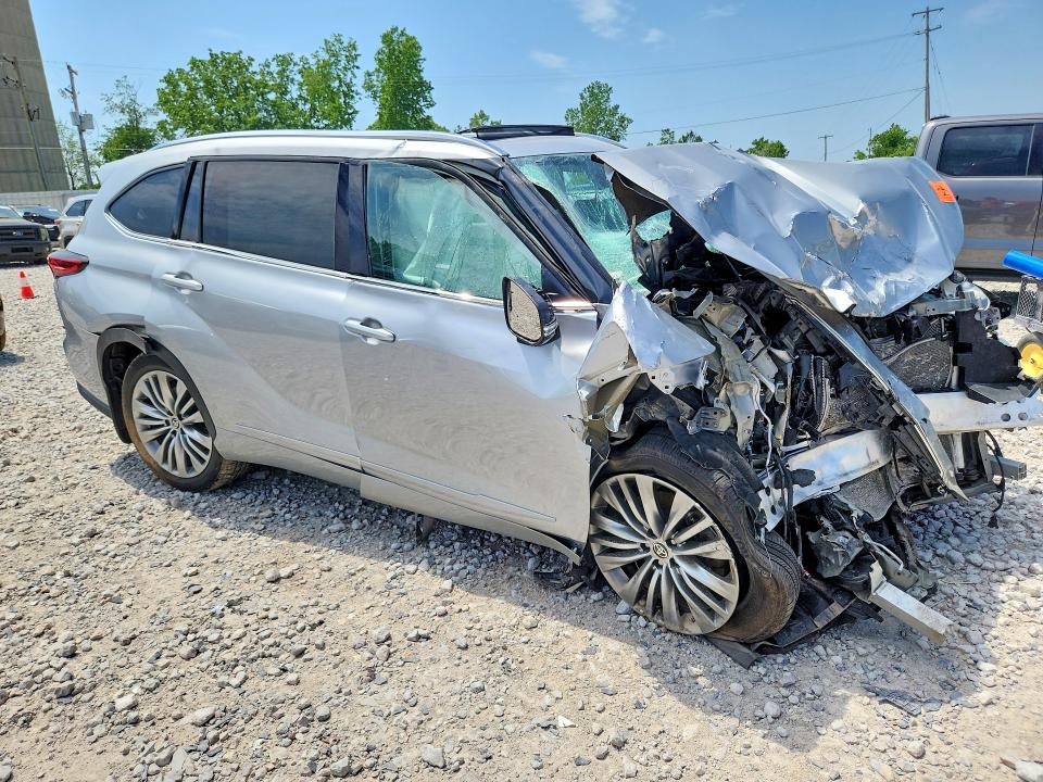 2023 Toyota Highlander VIN 5TDKDRBH9PS003541 COPART salvage auction — FRONT END, MI - SCRAP CERTIFICATE OF TITLE, sold $5,000 on 2026-07-16 (photo 4)
