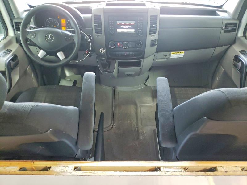 2017 Mercedes-benz Sprinter VIN WD3PF1CD0HP571499 COPART salvage auction — NORMAL WEAR, FL - CERTIFICATE OF TITLE, sold $6,700 on 2026-07-09 (photo 8)