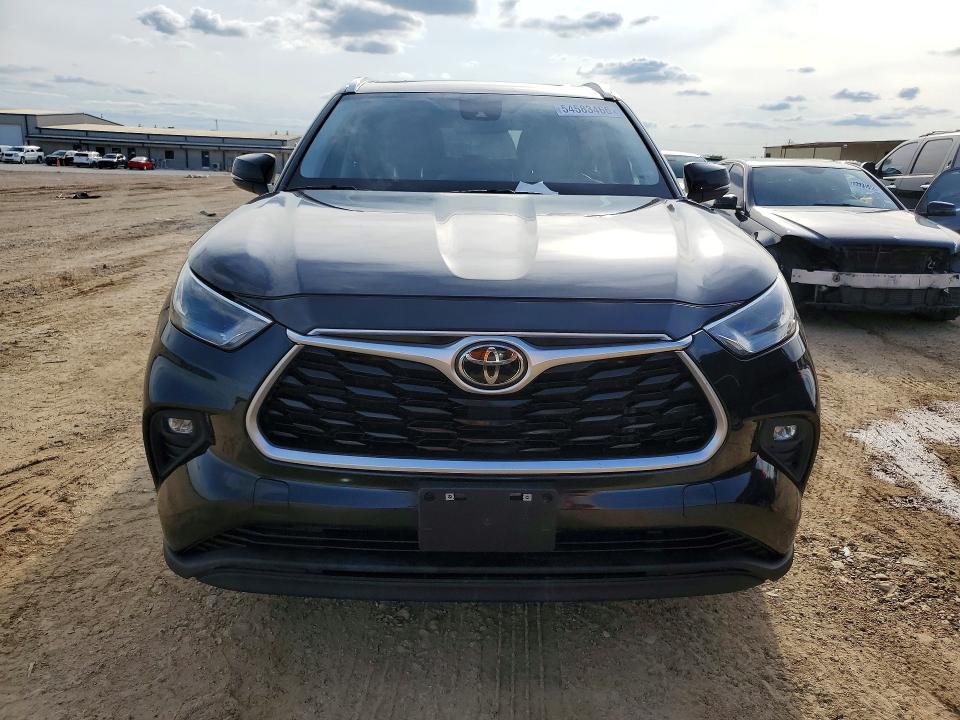 2022 Toyota Highlander VIN 5TDGZRAH2NS539057 COPART salvage auction — MINOR DENT/SCRATCHES, Tx - Certificate Of Title, sold $3,450 on 2026-07-30 (photo 5)