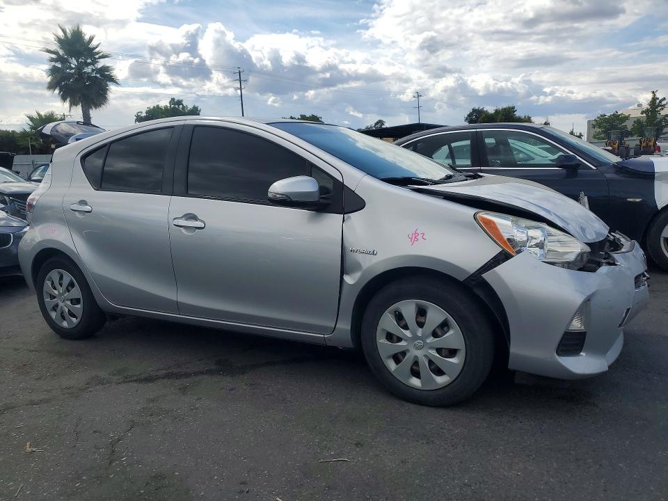 2013 Toyota Prius c VIN JTDKDTB38D1051980 COPART salvage auction — FRONT END, Ca - Salvage Certificate, sold $300 on 2026-07-28 (photo 4)